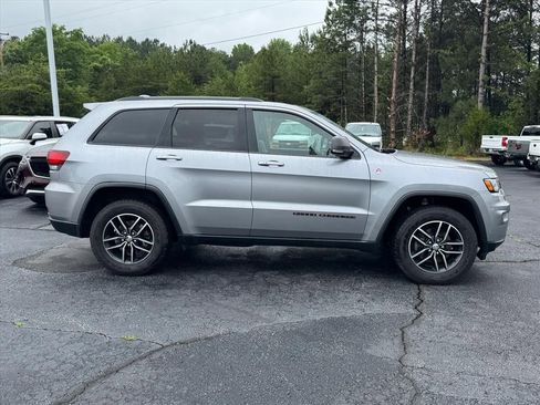 Used 2018 Jeep Grand Cherokee Trailhawk AWD/4WD image 2