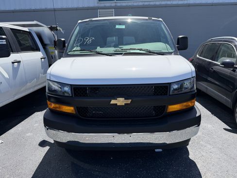 New 2026 Chevrolet Express 3500 Extended RWD image 3
