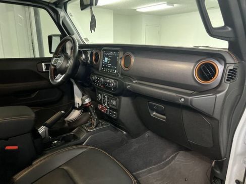 Used 2022 Jeep Gladiator Mojave w/ Cold Weather Group AWD/4WD image 29