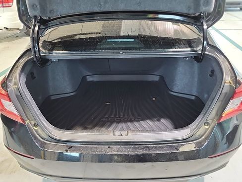 Used 2018 Honda Accord EX-L image 6