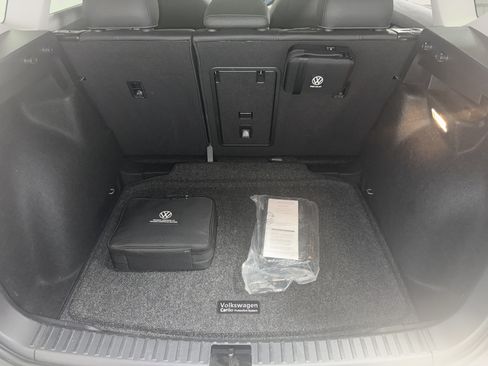 Certified 2023 Volkswagen Taos SE w/ Panoramic Sunroof Package FWD image 10