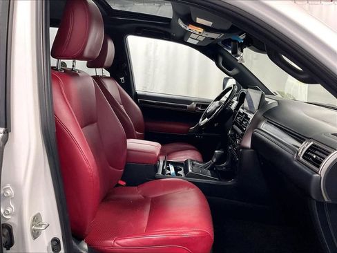 Used 2023 Lexus GX 460 Luxury w/ Sport Design Package AWD/4WD image 15