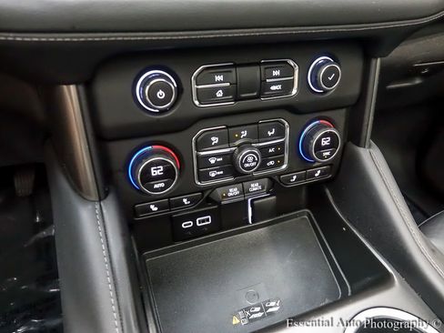 Used 2023 Chevrolet Suburban Z71 w/ Z71 Off-Road Package AWD/4WD image 25