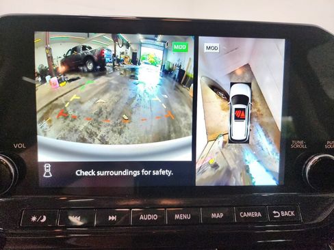 Used 2025 Nissan Pathfinder Platinum AWD/4WD image 20