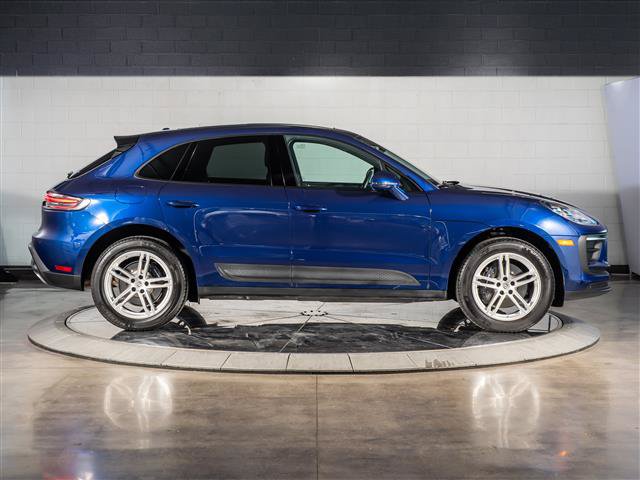 Used 2026 Porsche Macan AWD/4WD image 8