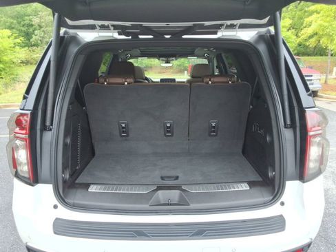Certified 2022 Chevrolet Tahoe High Country AWD/4WD image 18