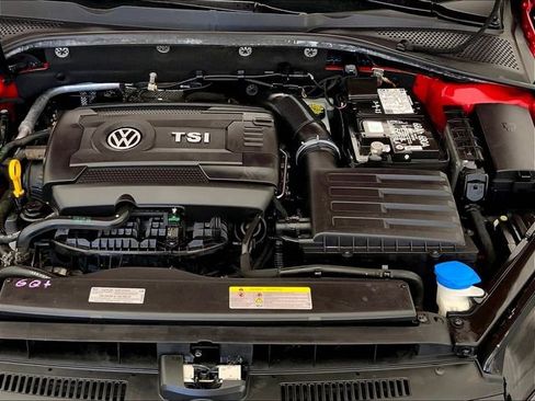 Used 2021 Volkswagen GTI SE FWD image 19