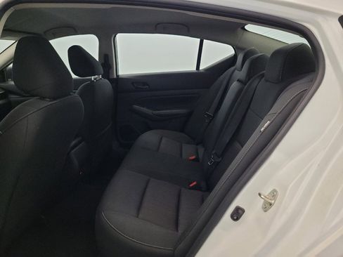 Used 2025 Nissan Altima 2.5 SV FWD image 18