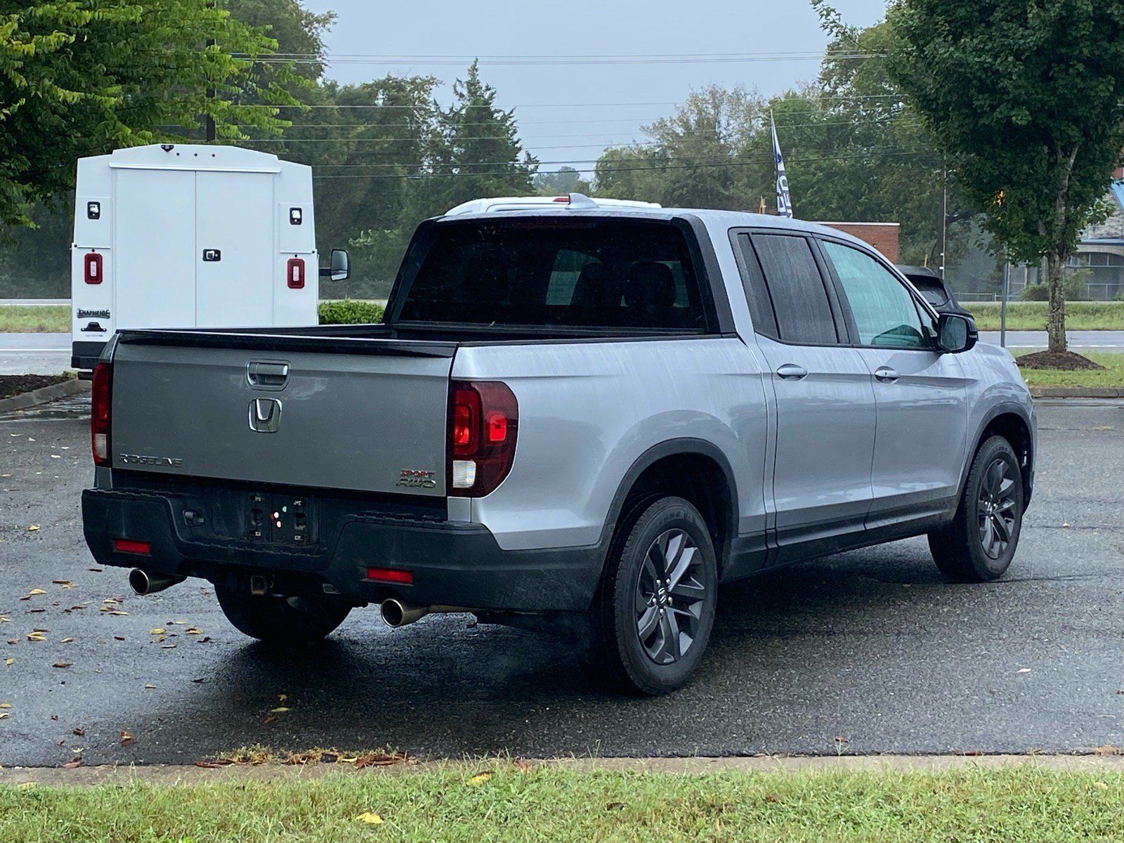 Used 2021 Honda Ridgeline Sport image 3
