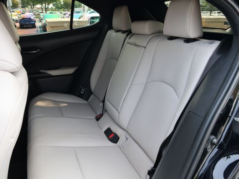 Used 2021 Lexus UX 250h w/ Accessory Package (Z1) AWD/4WD image 34