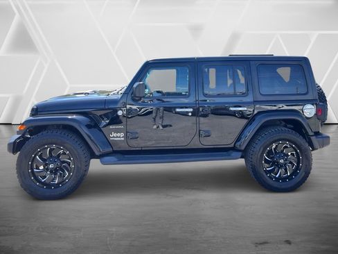 Used 2019 Jeep Wrangler Unlimited Sahara image 7