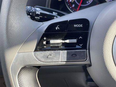 Certified 2023 Hyundai Elantra SEL image 19