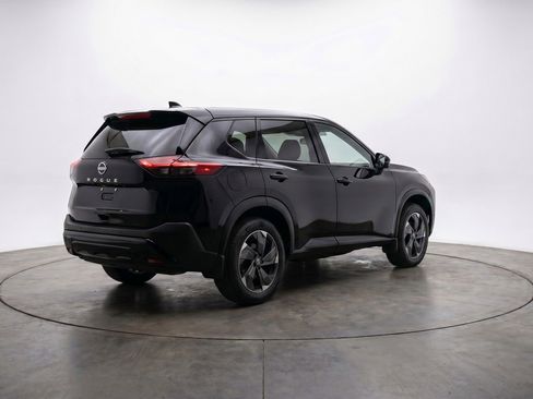 Used 2025 Nissan Rogue SV AWD/4WD image 9