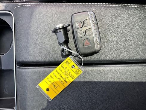 Used 2020 Land Rover Range Rover Velar S AWD/4WD image 15