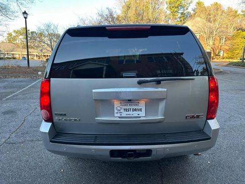 Used 2012 GMC Yukon SLT w/ SLT-2 Equipment Package image 8