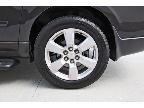 Used 2017 Chevrolet Traverse LT w/ Style and Technology Package FWD image 29