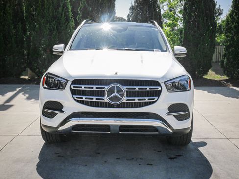 Used 2024 Mercedes-Benz GLE 350 4MATIC image 3