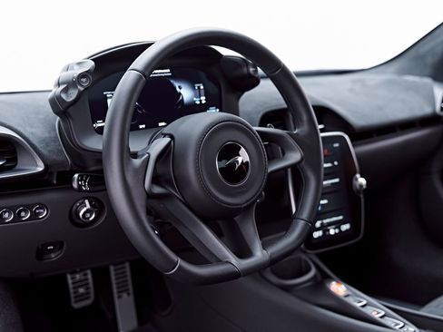Used 2026 McLaren Artura RWD image 56