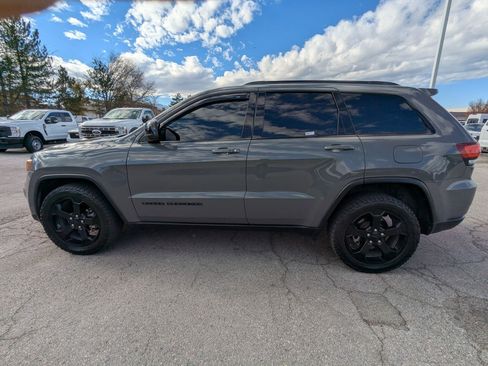 Used 2020 Jeep Grand Cherokee Laredo image 7