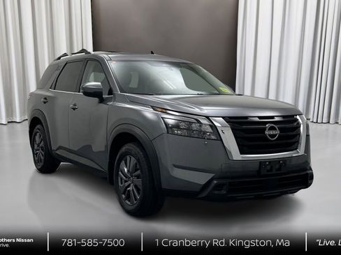 Used 2023 Nissan Pathfinder SV w/ SV Premium Package AWD/4WD image 3