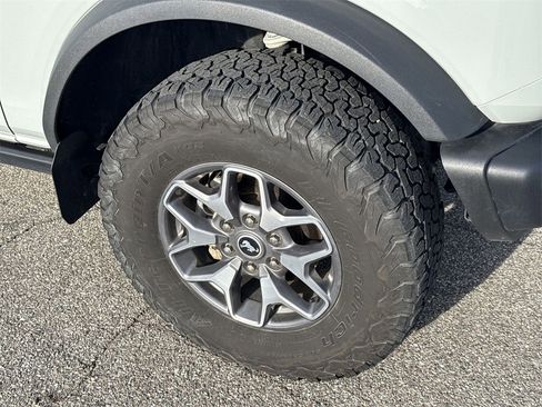 Used 2023 Ford Bronco Badlands image 19