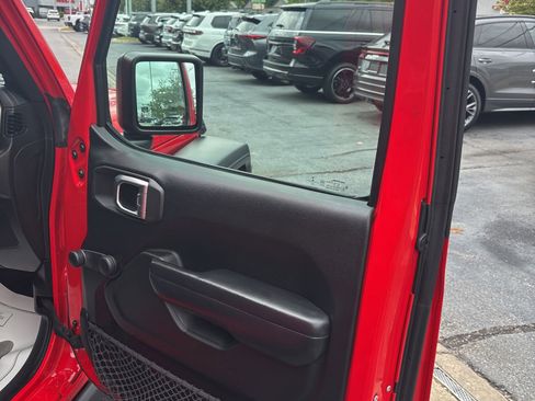 Used 2020 Jeep Wrangler Unlimited Sport image 12