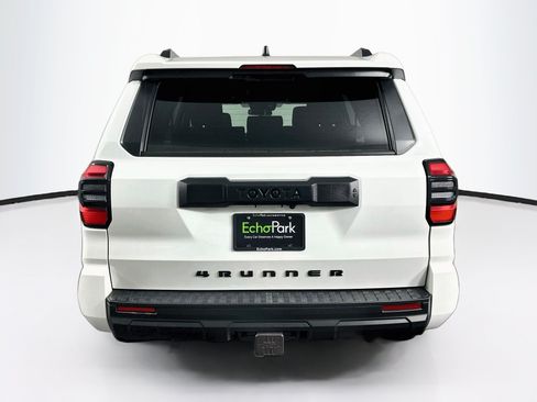 Used 2025 Toyota 4Runner SR5 AWD/4WD image 7