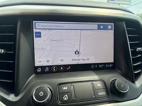 Used 2022 GMC Acadia SLE w/ Driver Convenience Package image 23