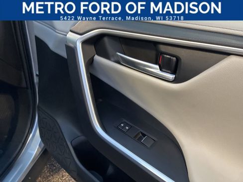 Used 2021 Toyota RAV4 Limited image 45