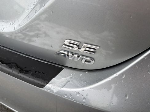 Used 2022 Toyota Camry SE image 8