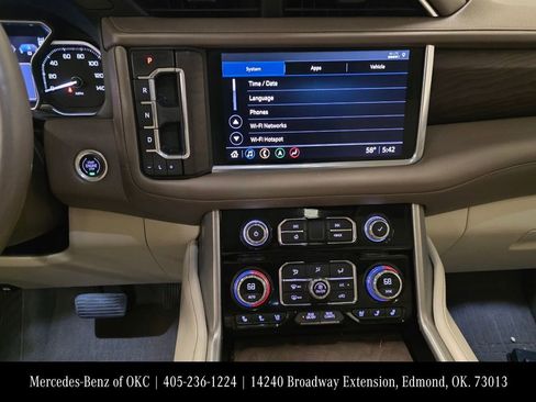 Used 2021 GMC Yukon Denali w/ Denali Premium Package image 11