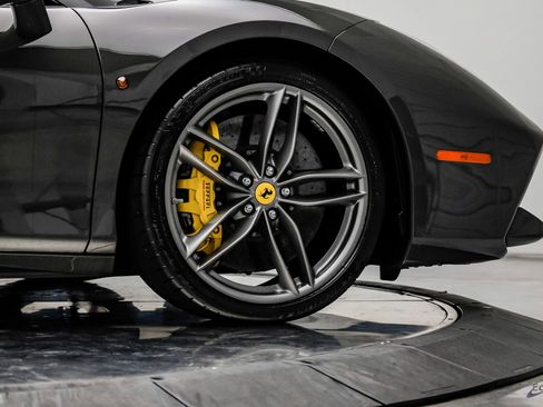 Used 2018 Ferrari 488 Spider RWD image 98