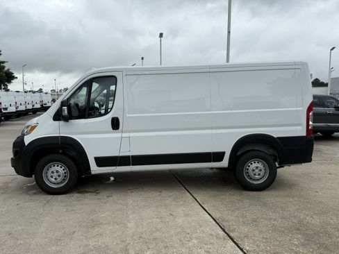 Used 2025 RAM ProMaster 2500 w/ Convenience Group FWD image 8