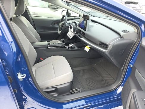 New 2026 Toyota Prius LE image 8