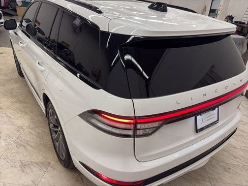 Used 2025 Lincoln Aviator AWD w/ Jet Appearance Package image 5
