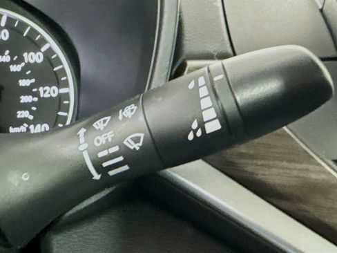 Used 2025 Nissan Altima 2.5 SV FWD image 14