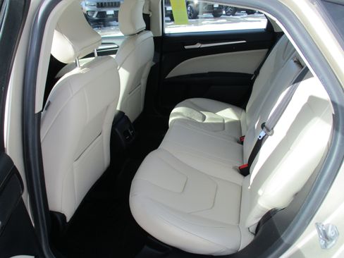 Used 2018 Ford Fusion Titanium image 12