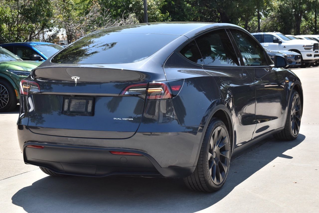 Used 2025 Tesla Model Y Long Range AWD/4WD image 8
