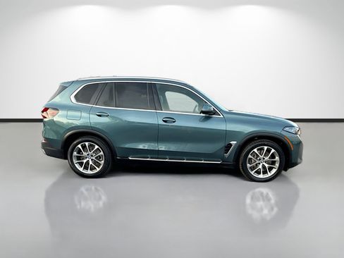 Used 2025 BMW X5 xDrive50e AWD/4WD image 2