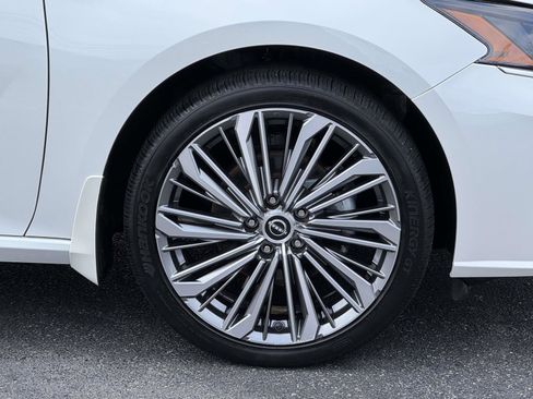 Used 2024 Nissan Altima 2.5 SL image 7