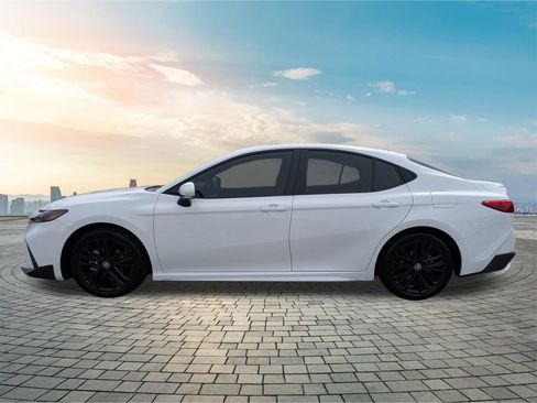 Used 2026 Toyota Camry SE FWD image 8