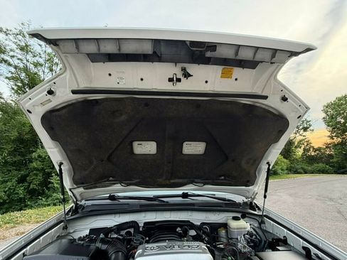 Used 2005 Toyota 4Runner Limited AWD/4WD image 19