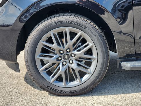 New 2026 Ford Expedition Max Platinum w/ Stealth Appearance Package AWD/4WD image 8
