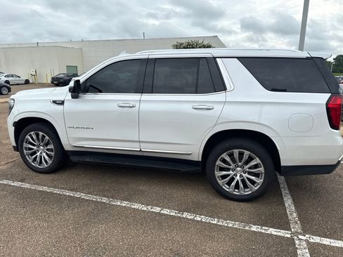 Used 2022 GMC Yukon SLT w/ SLT Luxury Package RWD image 8