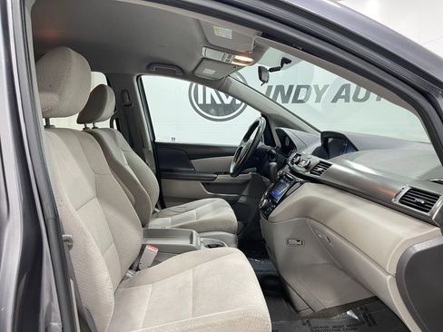 Used 2017 Honda Odyssey EX image 32