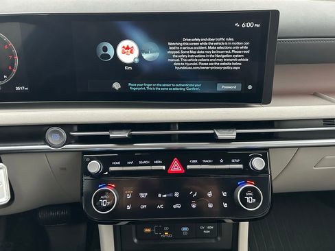 Used 2025 Hyundai Tucson Limited AWD/4WD image 22