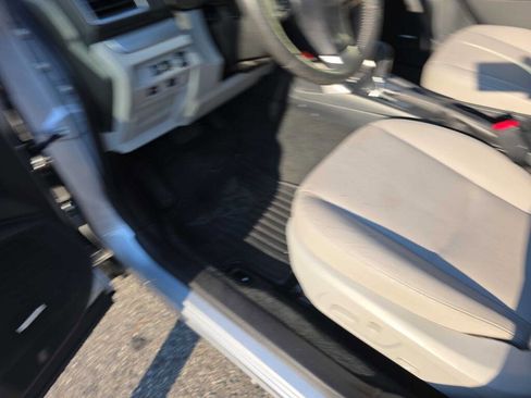 Used 2016 Subaru Forester 2.5i Limited w/ Popular Package #2 image 10