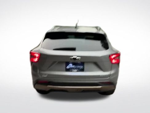 Used 2024 Chevrolet Trax ACTIV w/ Sunroof Package FWD image 11