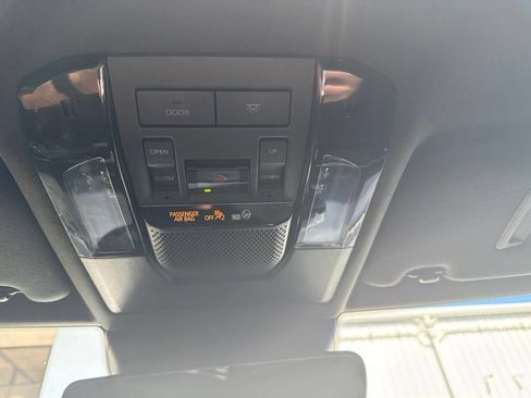 Used 2025 Lexus GX 550 w/ Accessory Package (31) AWD/4WD image 13
