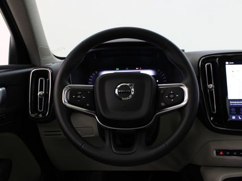 Used 2023 Volvo XC40 B4 Plus w/ Driver Assist Package image 25